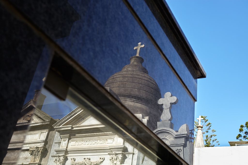 Upon them a light shall shine, Recoleta Cemetery,
